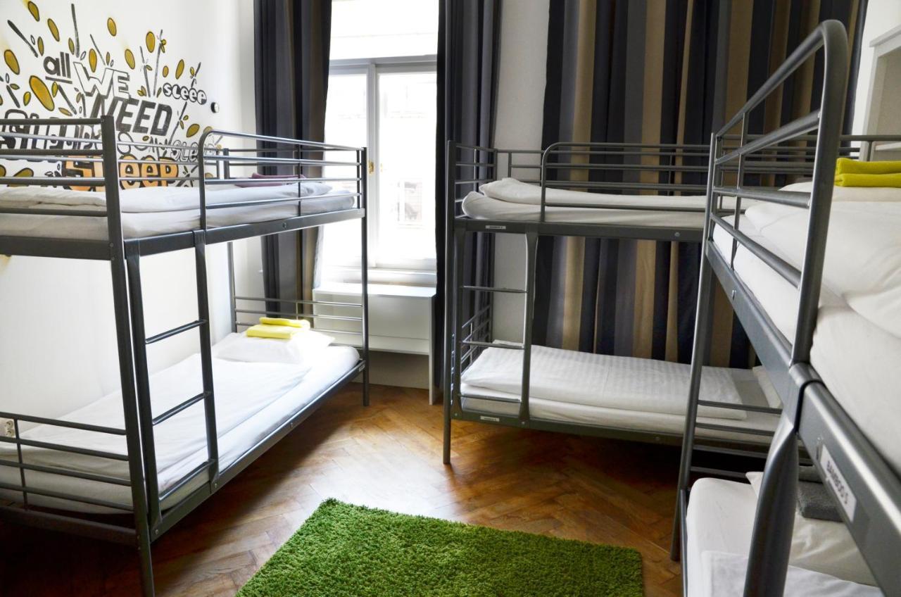 The Republic Garden Hostel Prague Exterior photo
