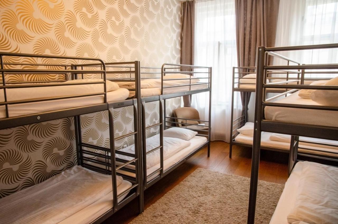 The Republic Garden Hostel Prague Exterior photo