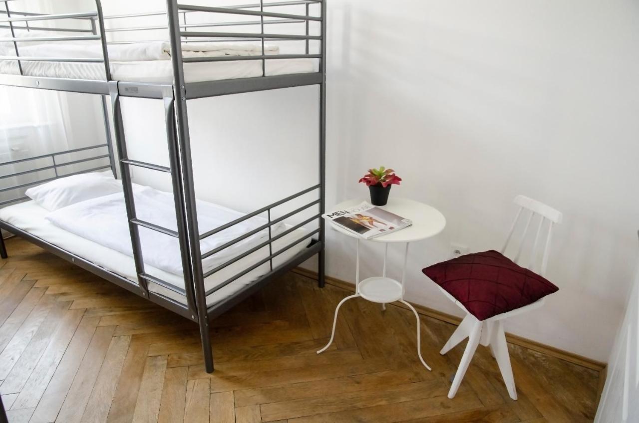 The Republic Garden Hostel Prague Exterior photo