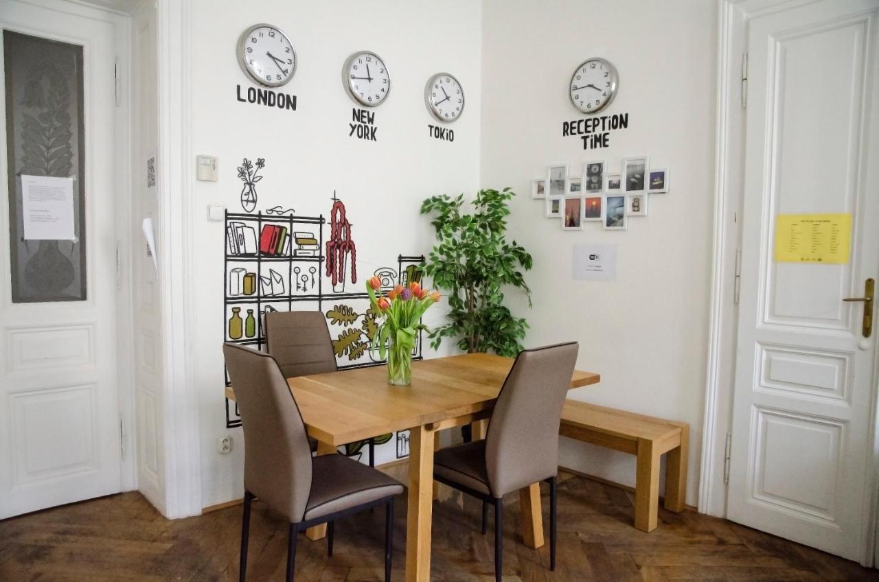 The Republic Garden Hostel Prague Exterior photo